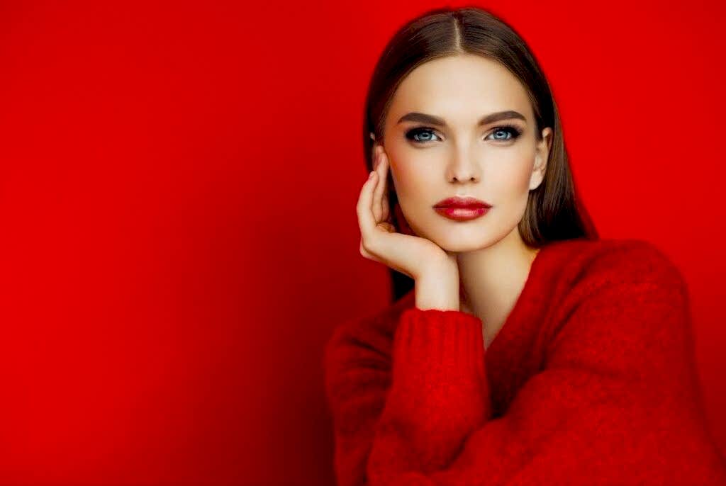 moda-gdzie-kupic-ubrania-plus-size Odkrywaj kolory. Kolor czerwony.